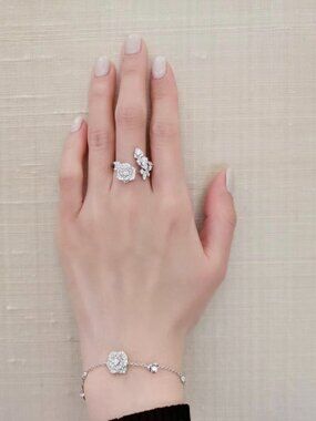 PIAGET Rose Open Ring